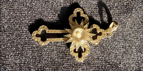 gold cross pendant 2